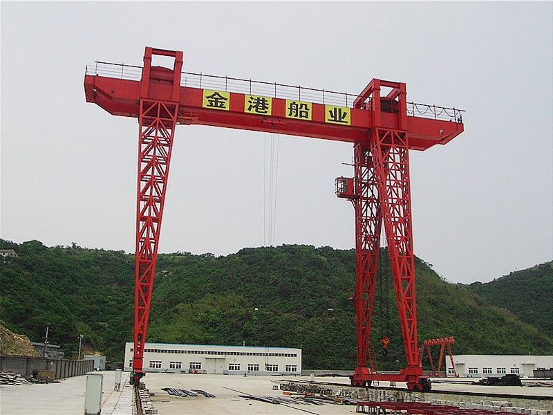 造船門(mén)式起重機(jī)浙江金港船業150T造船門(mén)機(jī)